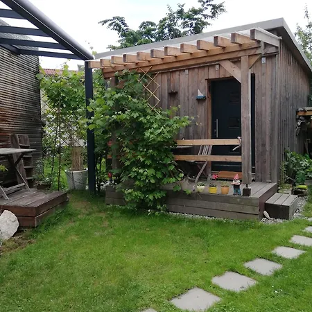Semesterbostad Behagliches Tiny House In Seenaehe *